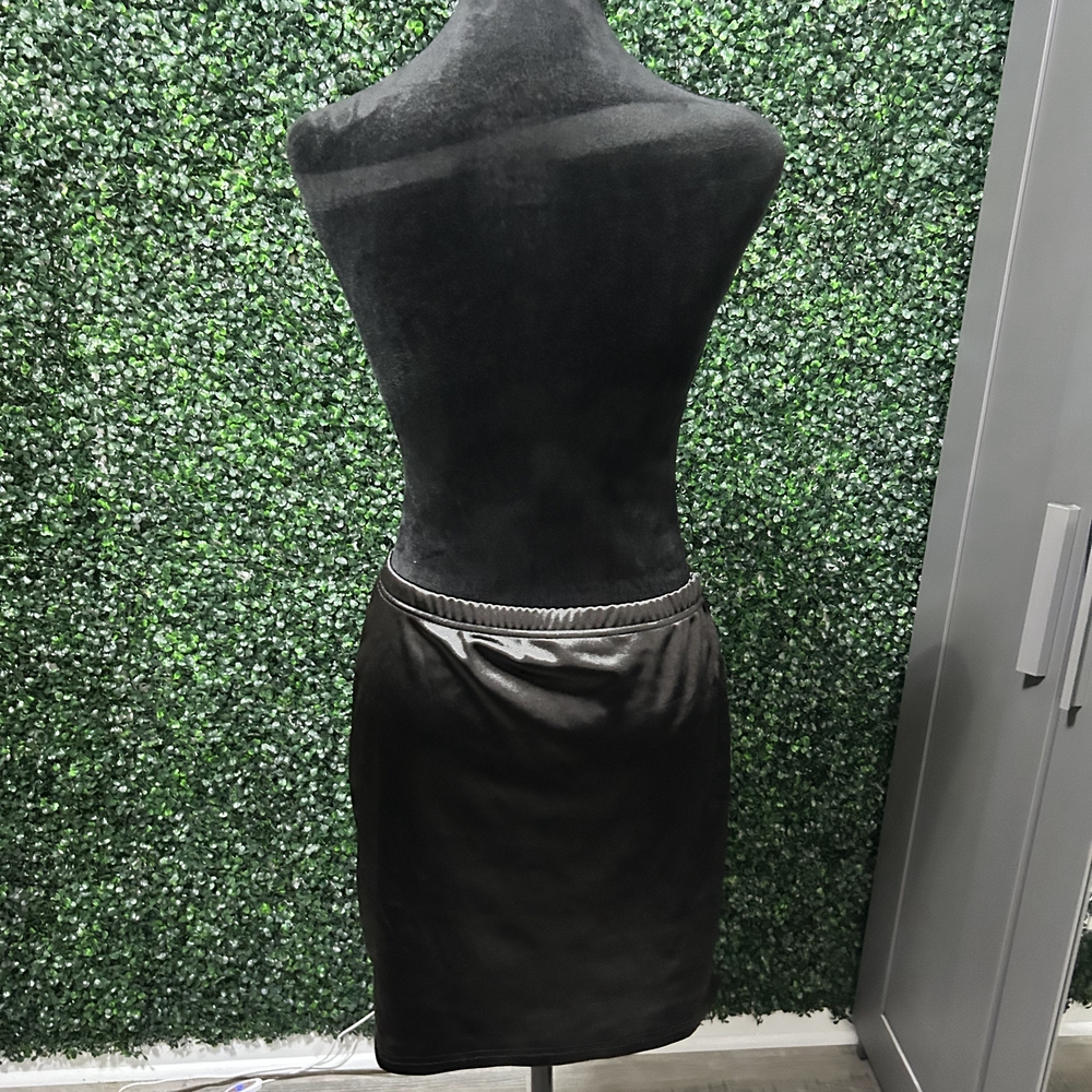 SHEIN Black Pencil Skirt with Silver Chain Detail
